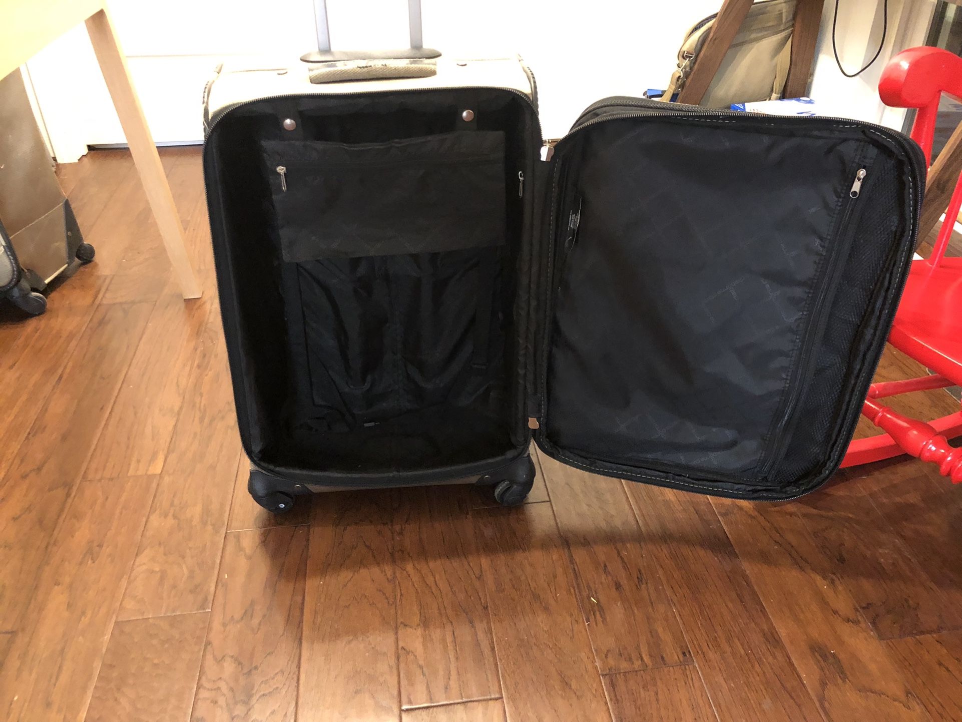 Liz Claiborne Small Luggage for Sale in Everett, WA OfferUp