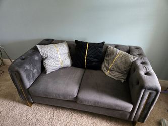 Free 2 piece couch and loveseat in Davenport FL