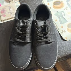 Men’s Black Eetnies