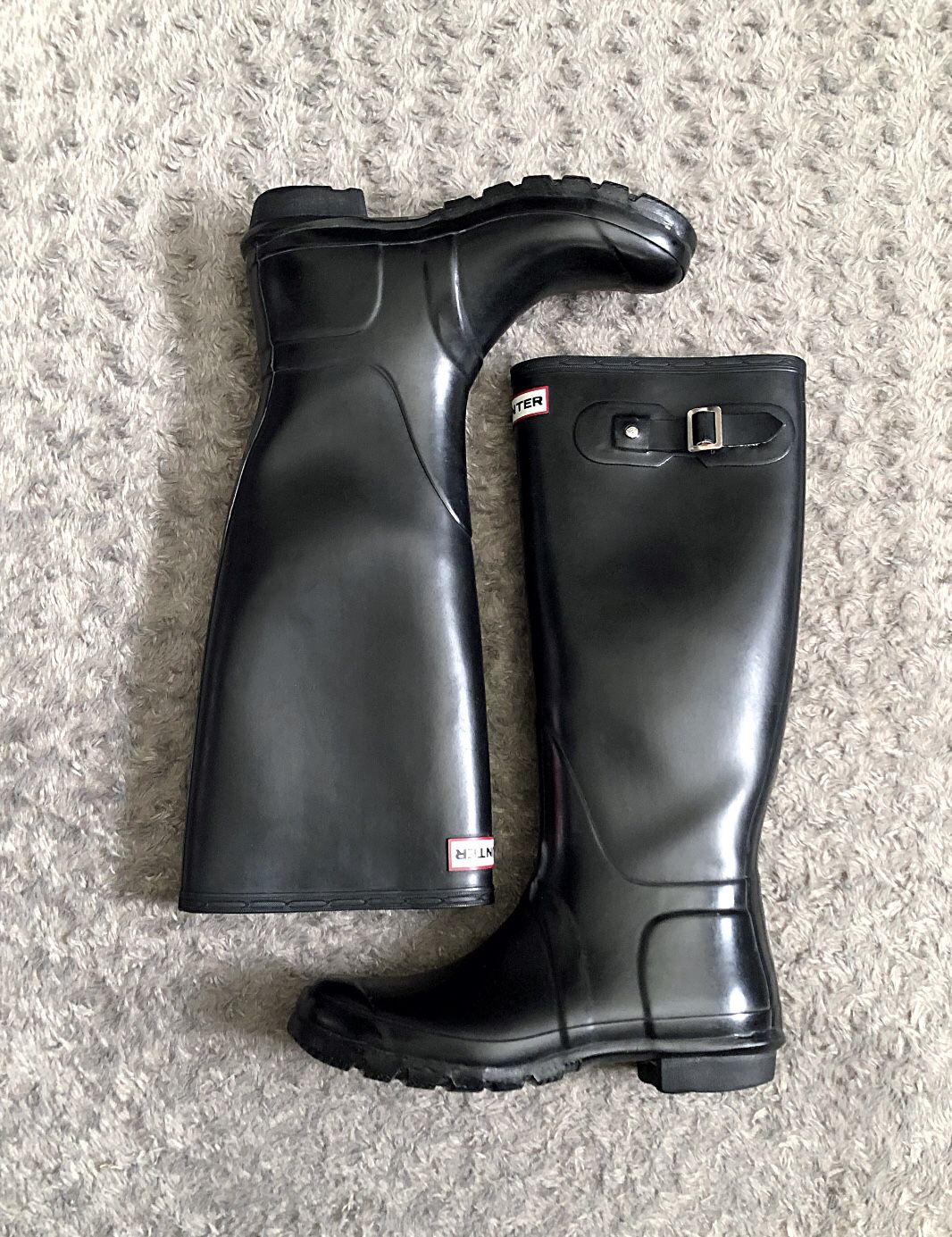 Women’s Hunter Original Tall rain boots size 9 Retail $150 Great condition! Color black. Great boots & classic style.