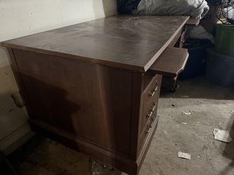 Large Hardwood Executive Desk