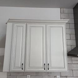 (3) Custom Cabinets Kitchen
