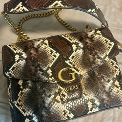 Guess Beauty Sample Leather 