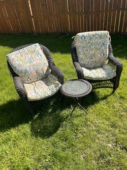 Wicker Chairs Set