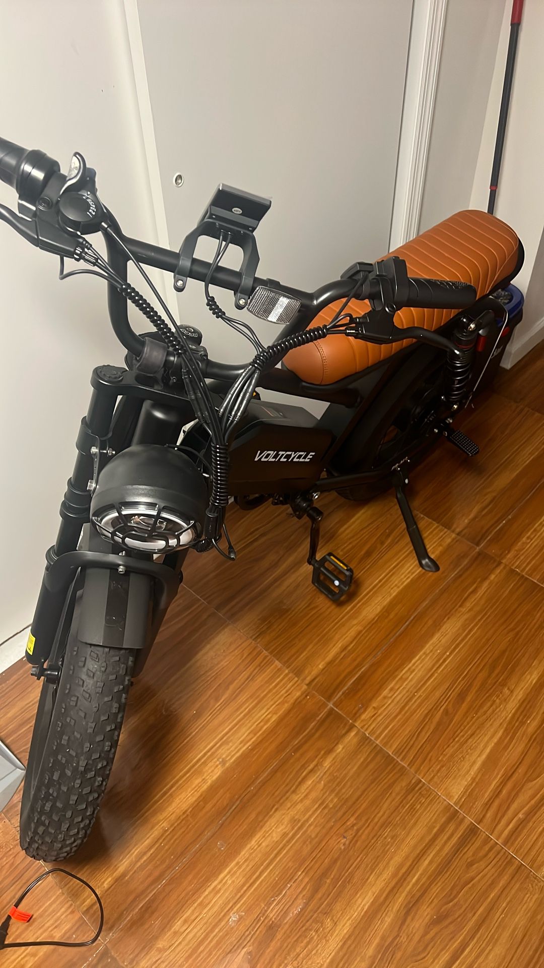E-bike Like Brand New I’m Only Saleing For $250 Dollars Very Fast And Strong Frame Everything Works On It Don’t Miss Out