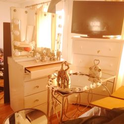 Moving Sale Can't List Everything