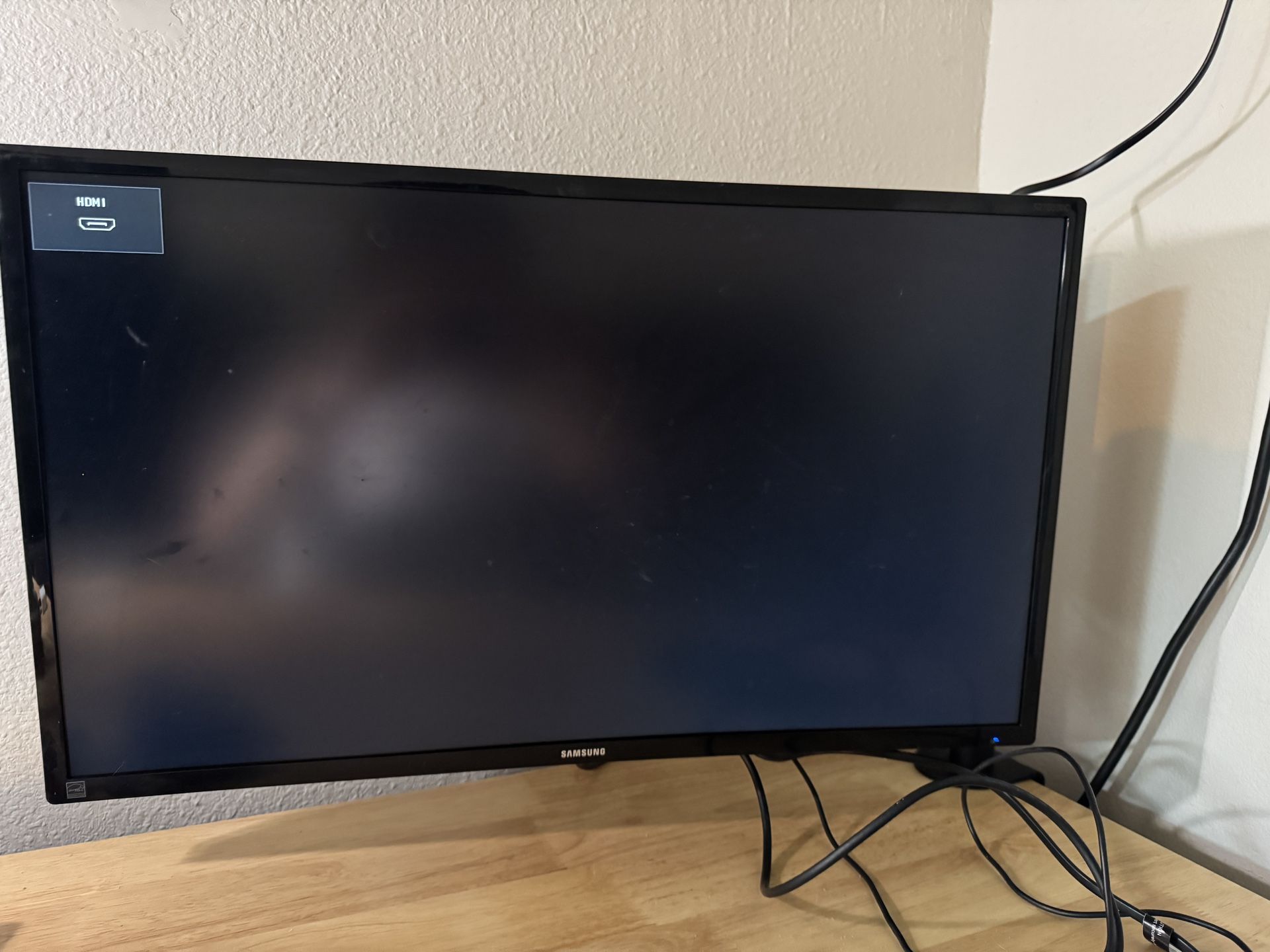 Samsung 27” curved monitor with arm mount