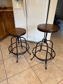 Ashley Furniture Valebeck Rustic Swivel Bar Stools