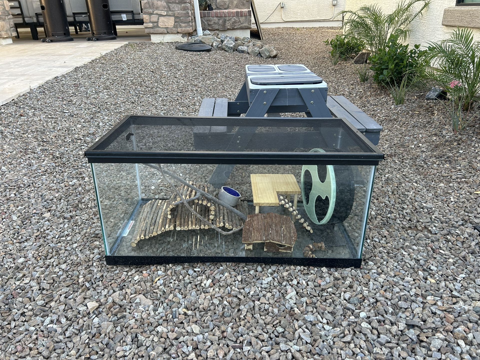Hamster/Gerbil/Mouse Enclosure