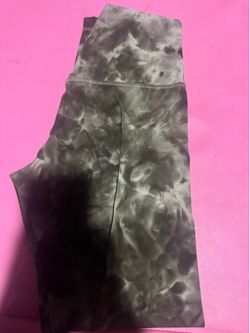 Lululemon green and black tie-dye leggings size 4