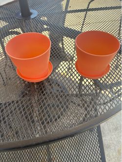 2 Small Plastic Flower Pot