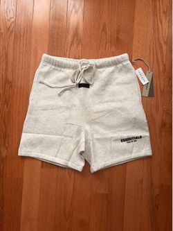 Fear of God Essential Shorts Light Oatmeal Size M