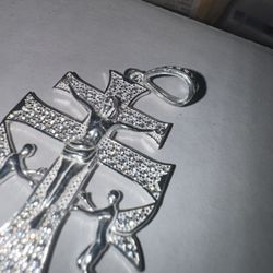 Sparkly 1.2 Ct Moissanite Cross Pendant