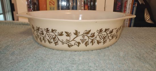 Pyrex Golden Grapes
