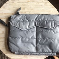 Quilted Travel Organizer/Fits iPad/Has Wriststrap/Like New