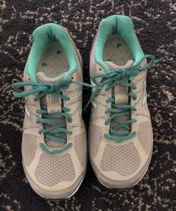 Womenâs New Balance 1540V2 Tennis Shoes