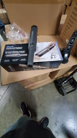 Cord free handheld vacuum