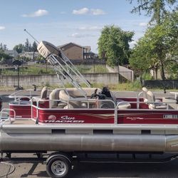 2020 Suntracker 18' Bass Buggy