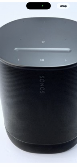 Sonos move 2 speaker barely used. With charging base included(save 99)