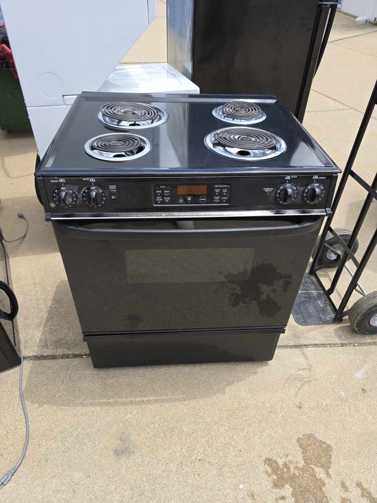 😁 Landlord Special!😁Complete Kitchen Bundles Electric Stove Refrigerator Above Range Microwave 30DayWarranty Delivery Available If Needed For A Fee