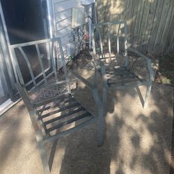 Patio Table And 2 Chairs 