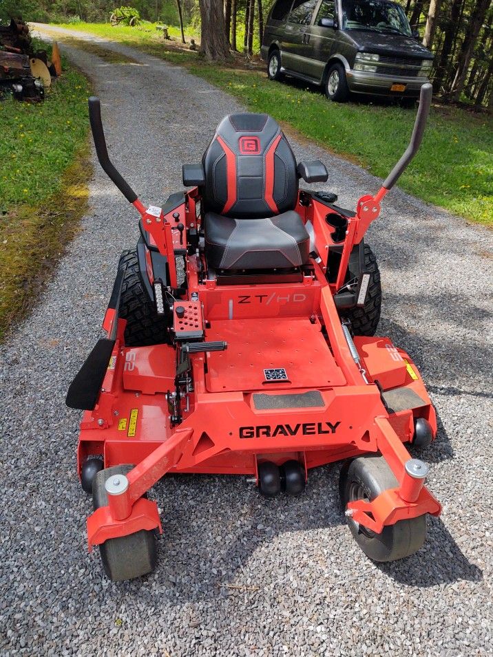 Gravely Zt/Hd Zero Turn Mower