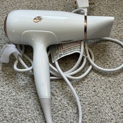 T3 AireLuxe Digital Ionic Professional Blow Hair Dryer
