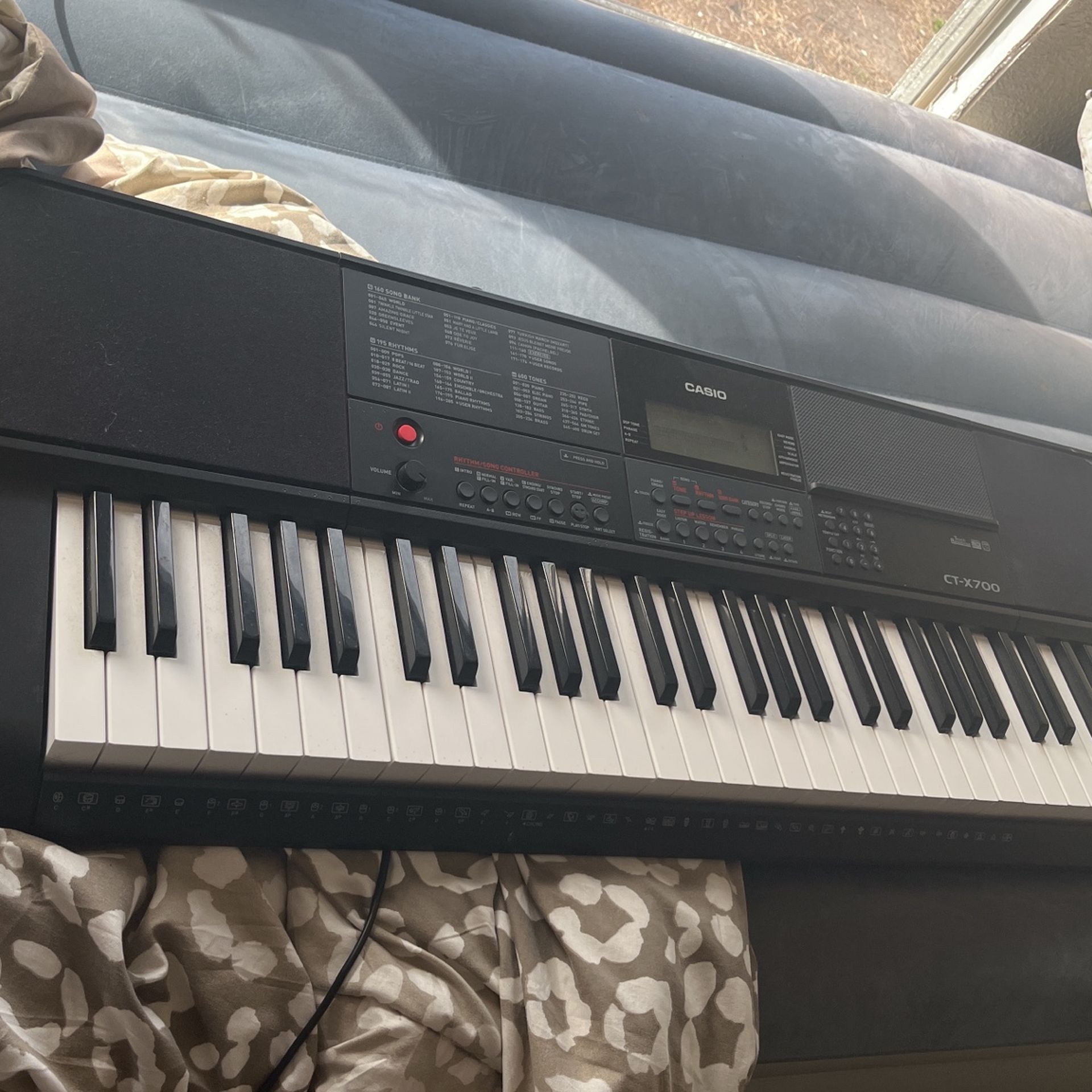 Casio CT-X700 61-Key Portable Keyboard