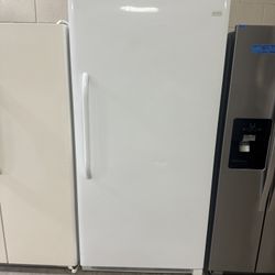 FRIGIDAIRE UPRIGHT FREEZER 