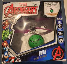 Marvel Green and Purple Hulk Action UFO Flying Ball