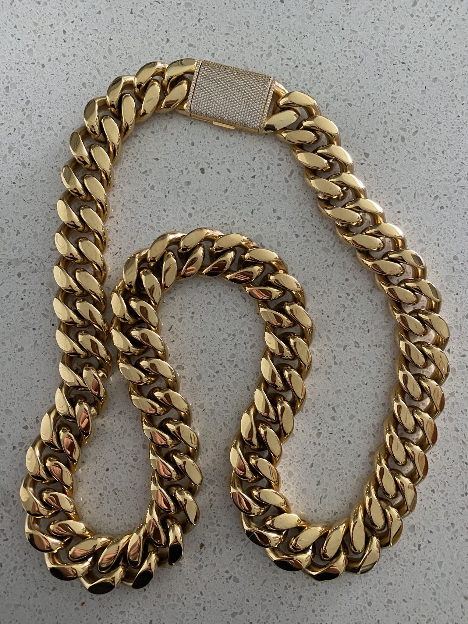 Brand New 18k Yellow Gold Filled Cuban Link Chain 22mm Thick