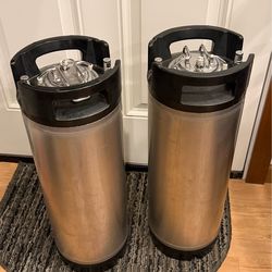 Two 5 gallon corny kegs - like new