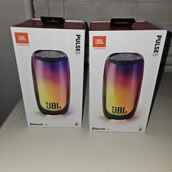 JBL Pulse 5 - Portable Bluetooth speaker with light show - Black