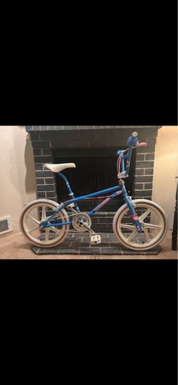 1986 GT PRO WORLD TOUR $3,500