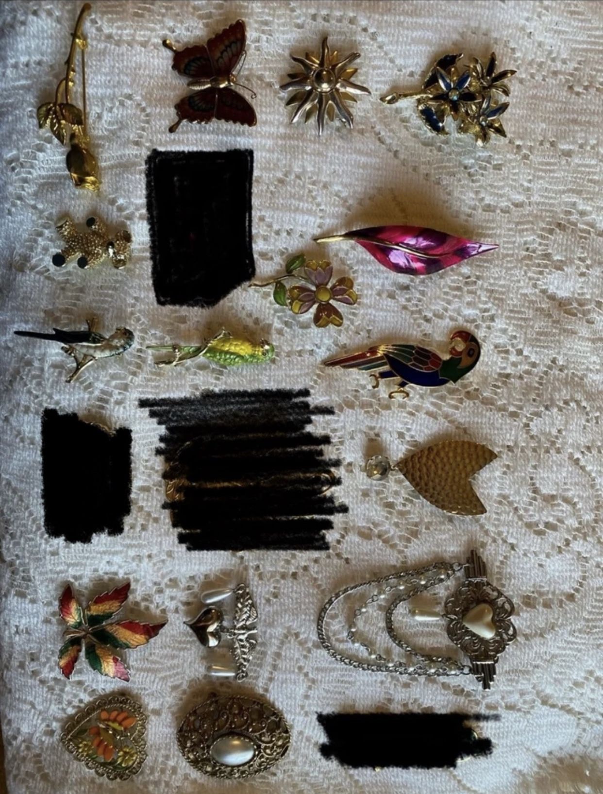 Brooch Lot 16 Brooches