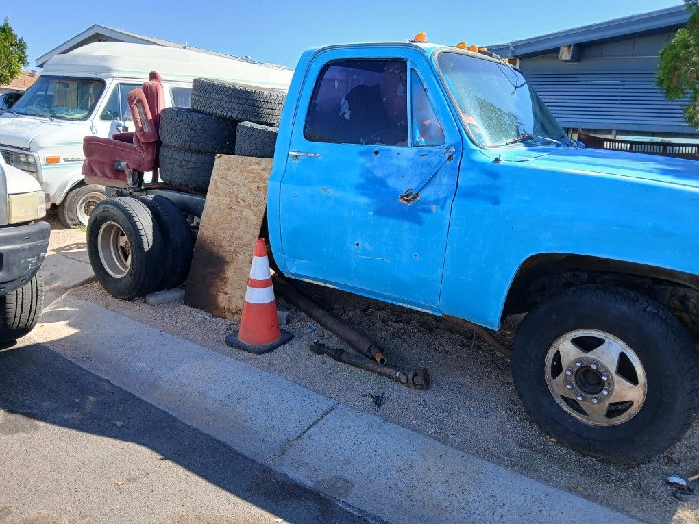 1984 Chevy Flatbed Truck Dualy