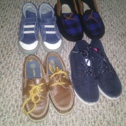 Boys Shoes Size 11/12