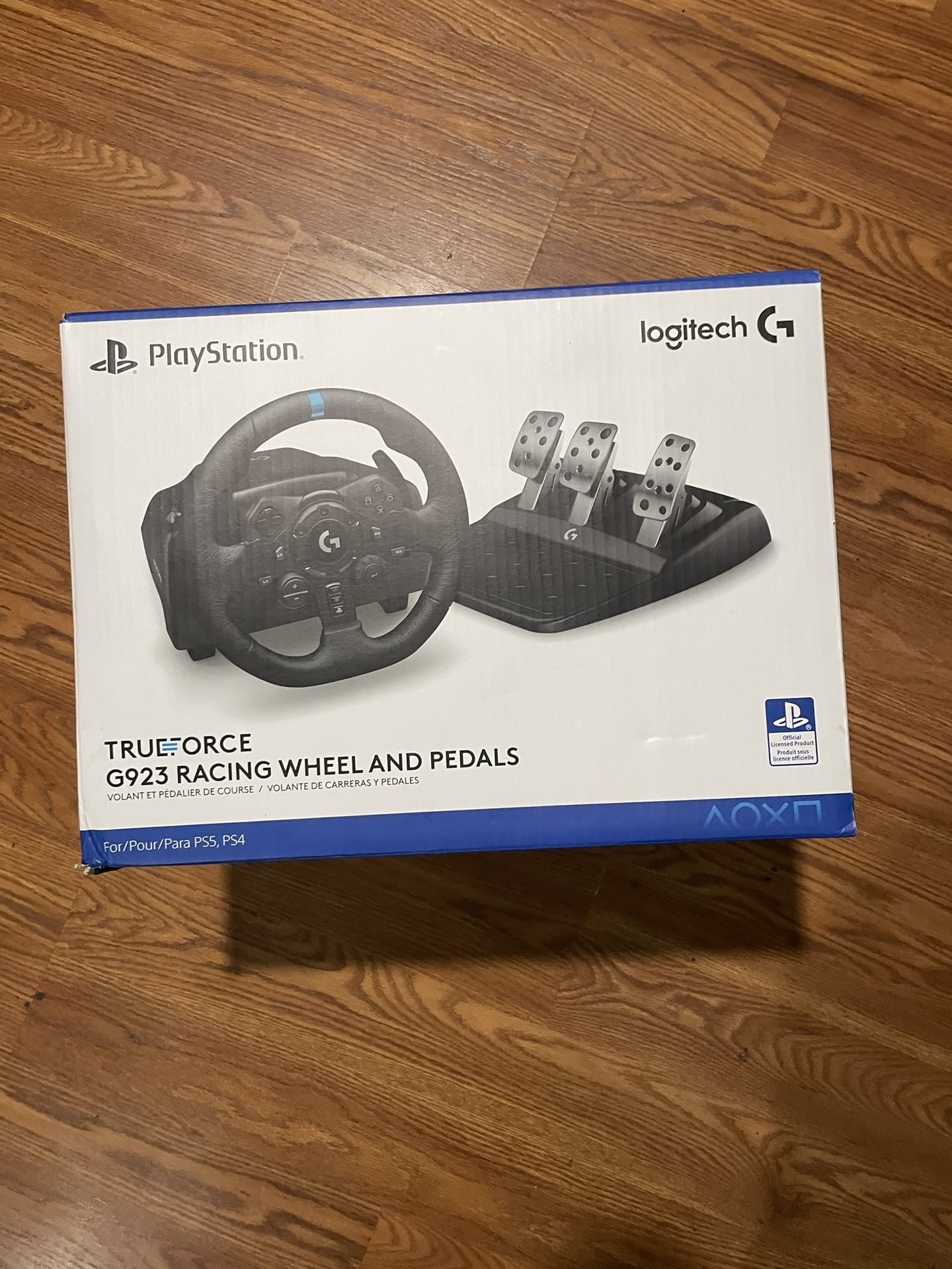 Logitech G923 Racing Wheel and Pedals for PS5, PS4, PC