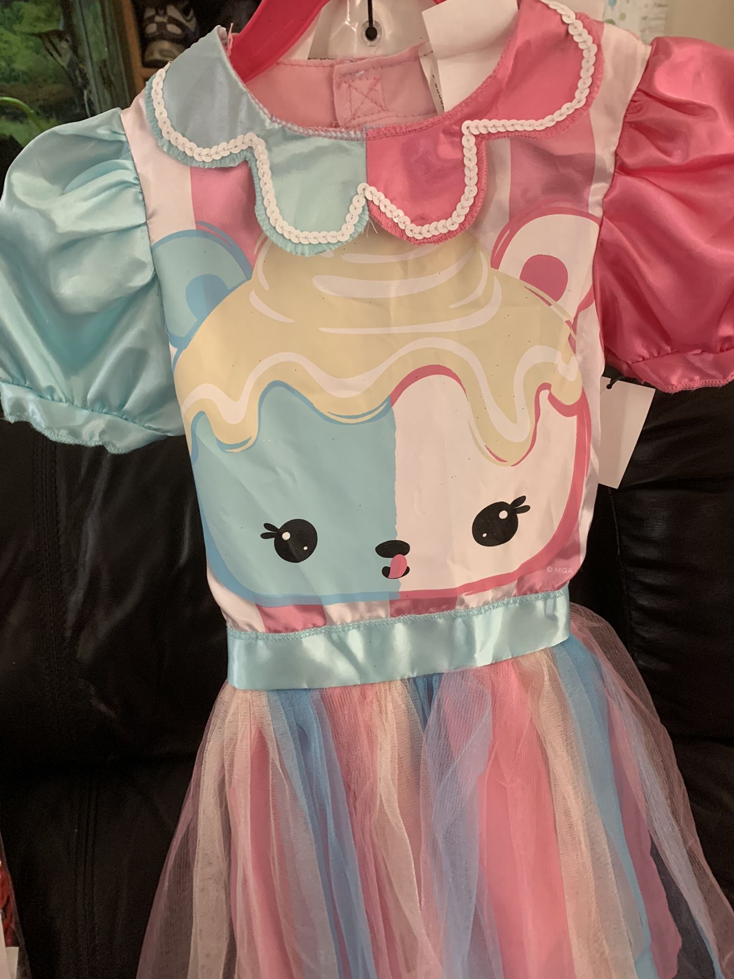Num noms costume size 4-6