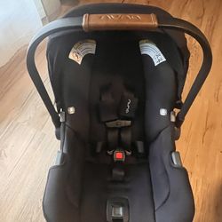 Nuna Pipa RX Infant Car Seat And Relx Base 