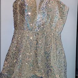 Party Dress Size 6 , New  Medium 