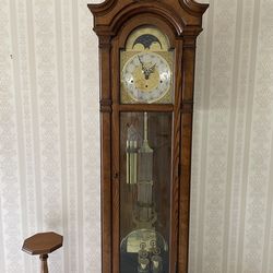 Zeeland colonial grandfather clock