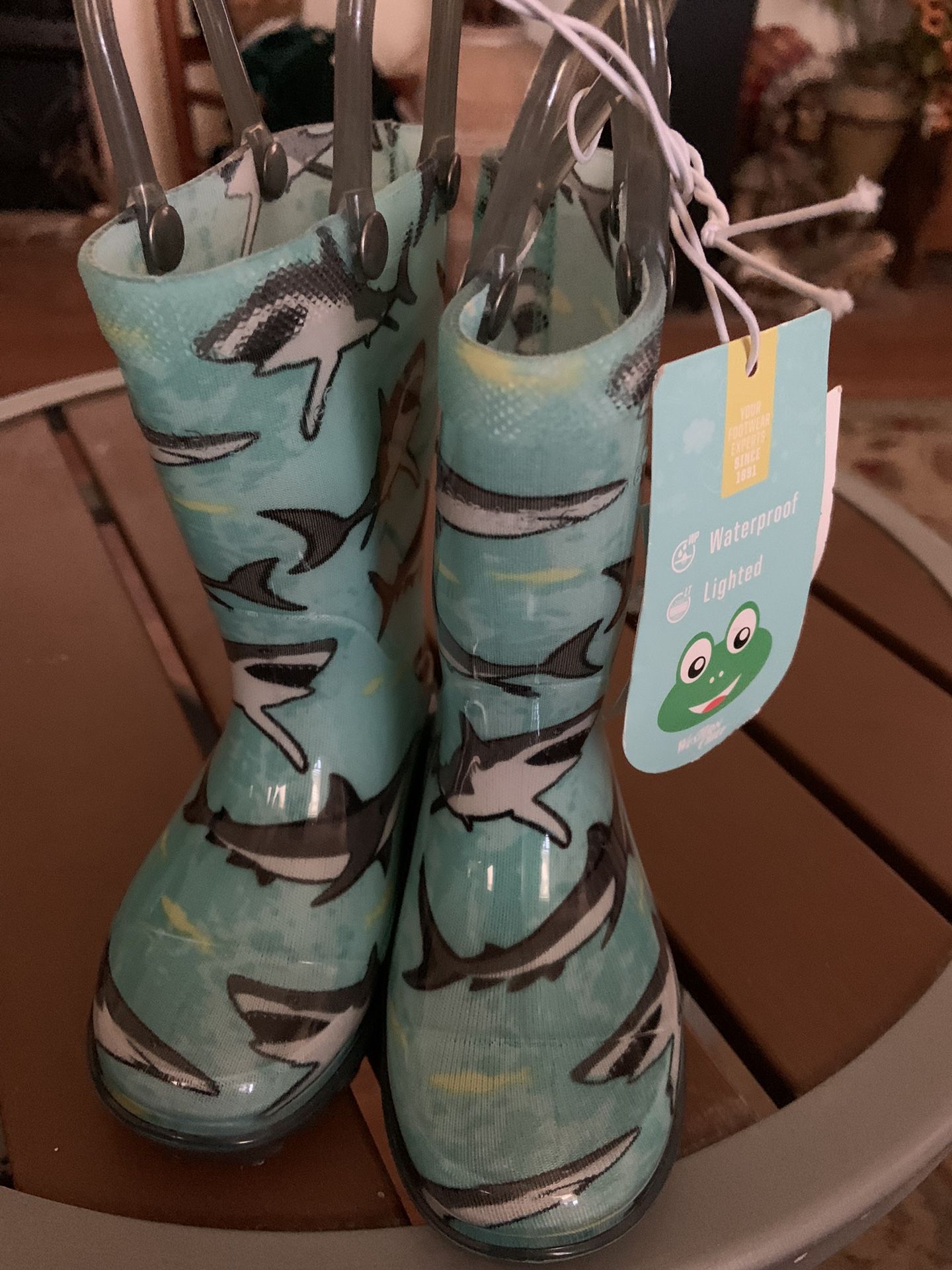 Childs Rain- Boots Size 5 Sells For $24.99 Selling For $15.00 Lights Up