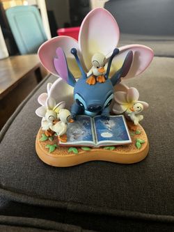 Disneyland Stitch Statue