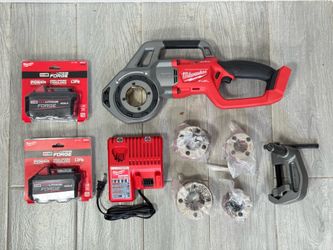 M18 FUEL One-Key Cordless Brushless Compact Pipe Threader Kit W/(2) 8.0Ah Batteries, 1/2 in. - 1-1/4 in. Aluminum Dies by Milwaukee