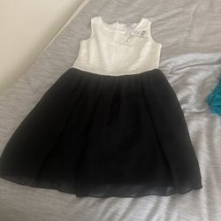 Women / Junior Dress Size Medium 