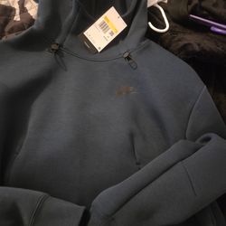 Nike Sportswear Tech Fleece
Women's Size Small