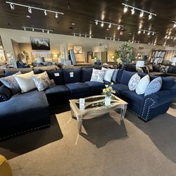 3PC Sectional With Chaise 