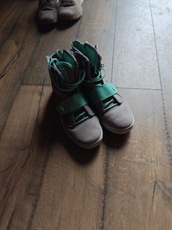 Atlas II Shoes (Women's Size 7.5)