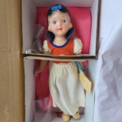 Vintage Ideal Composition Disney Snow White Doll From The 1930s